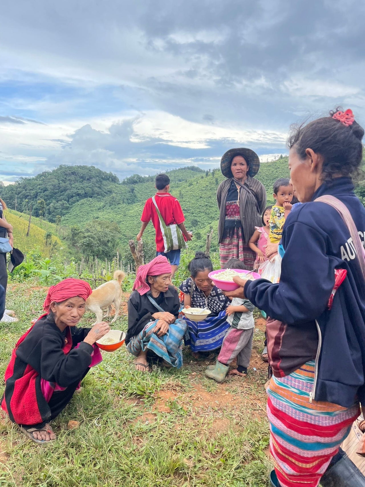 Bessere Bildung und Zukunft benachteiligter Kinder in abgelegenen Bergregionen Thailands