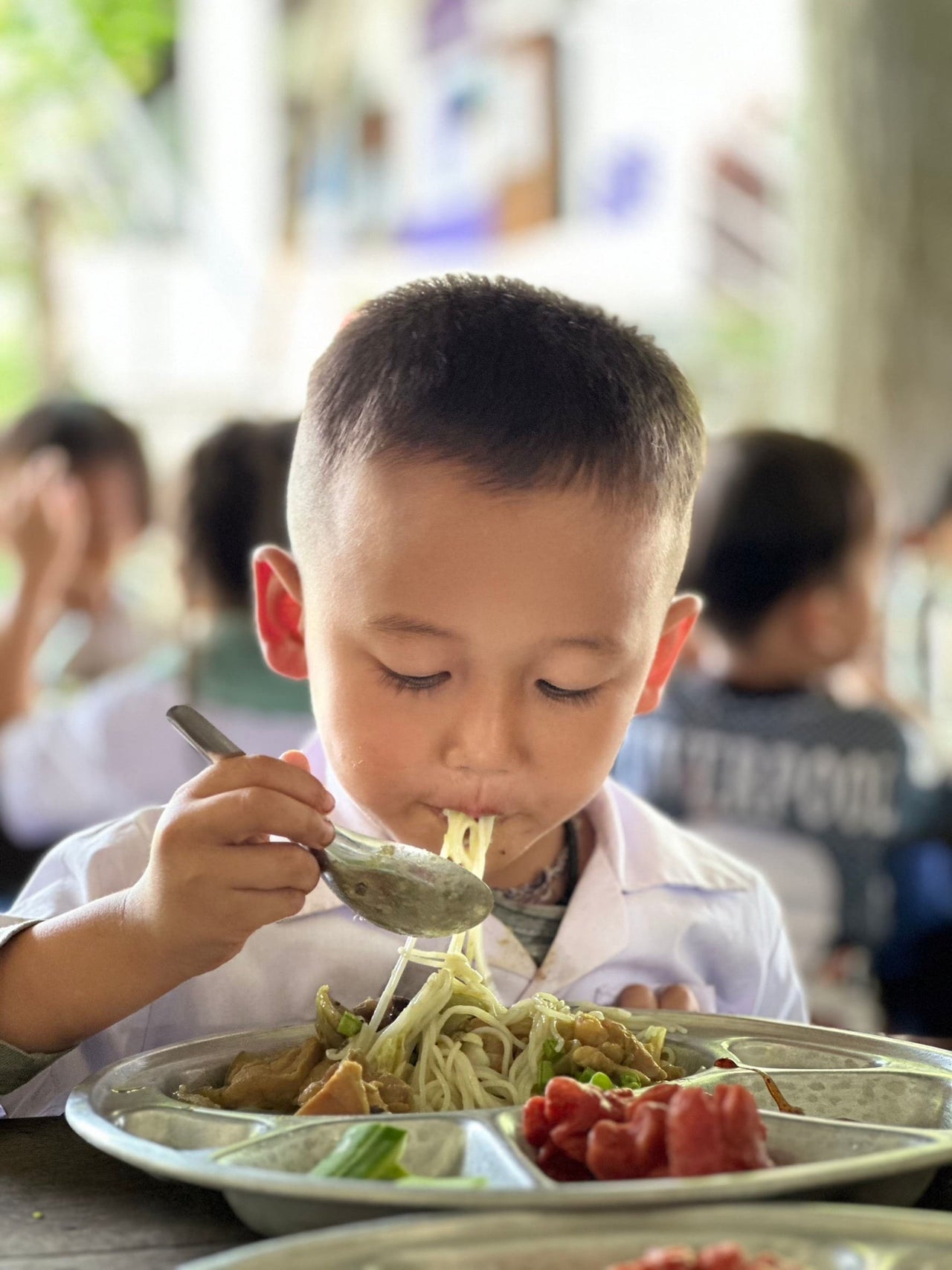 Bessere Bildung und Zukunft benachteiligter Kinder in abgelegenen Bergregionen Thailands