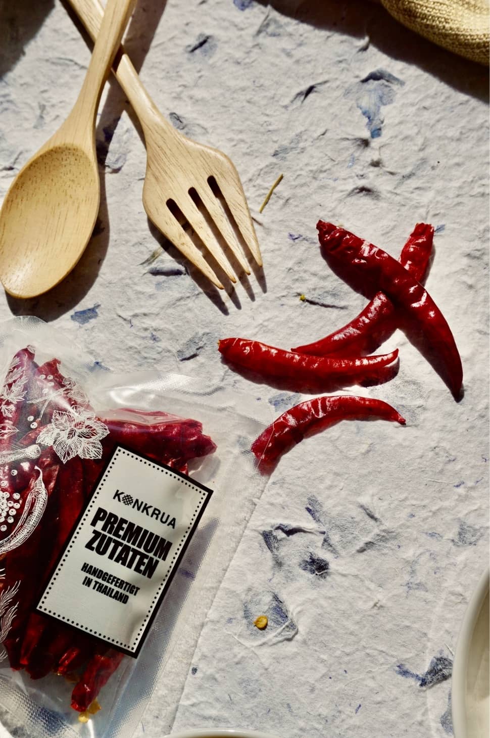 Hähnchen mit Cashewkernen Kochbox in Bambuskorb mit weiteren 9 Gerichten