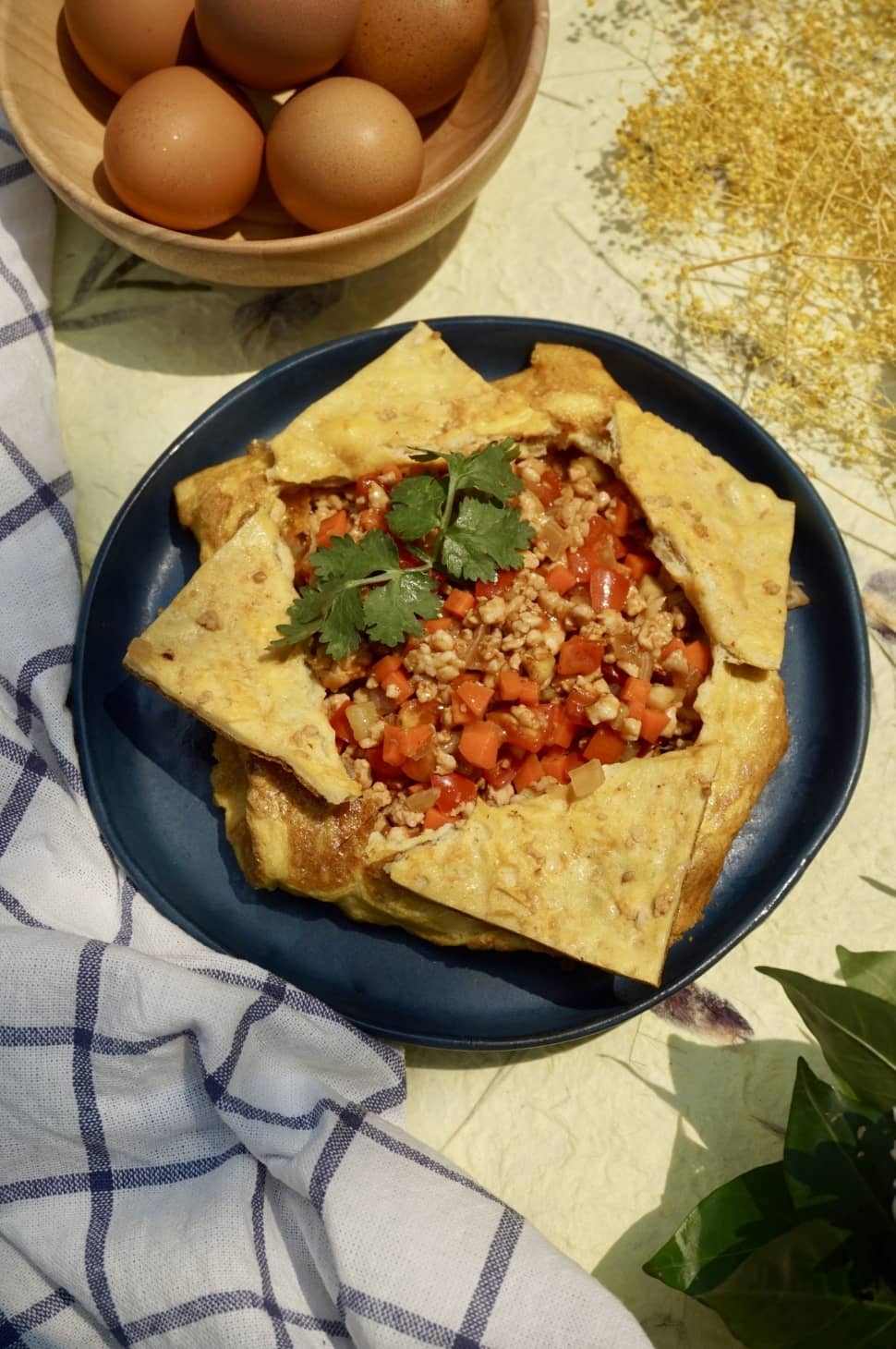 Hähnchen mit Cashewkernen Kochbox in Bambuskorb mit weiteren 9 Gerichten