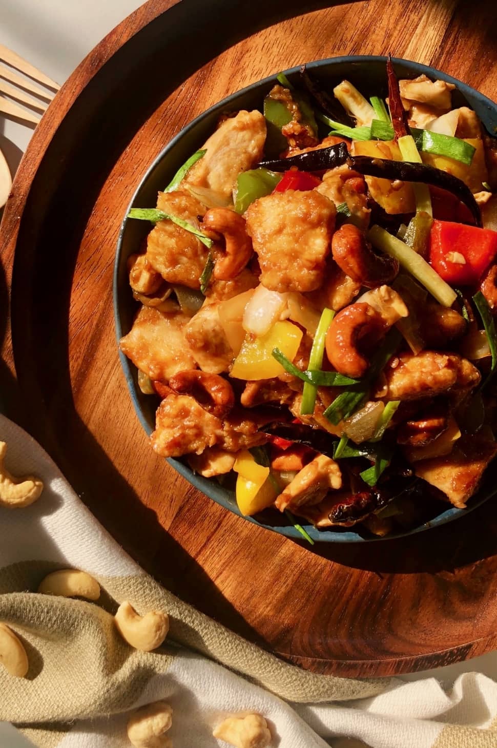 Hähnchen mit Cashewkernen Kochbox in Bambuskorb mit weiteren 9 Gerichten