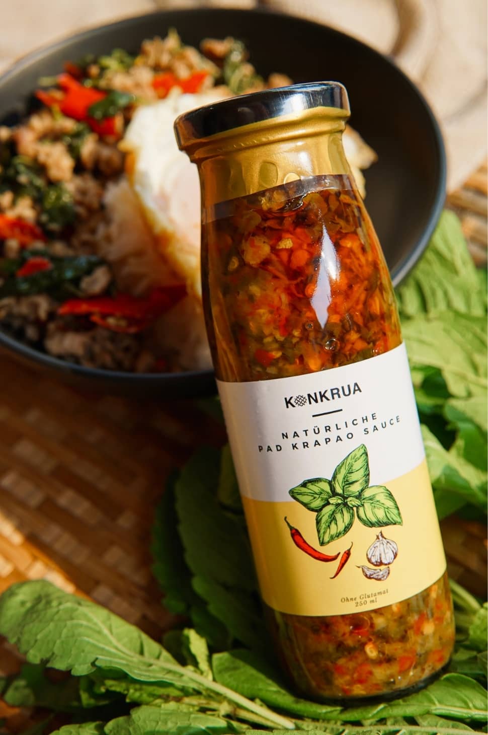 Pad Krapao Kochbox in Bambuskorb mit Reis und Thai Holy Basil (10 Portionen)