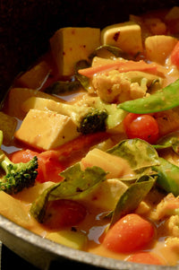 Thumbnail for Vegan Rotes Thai Curry Kochbox (für 3-4 Portionen) in der Schilfgrastasche